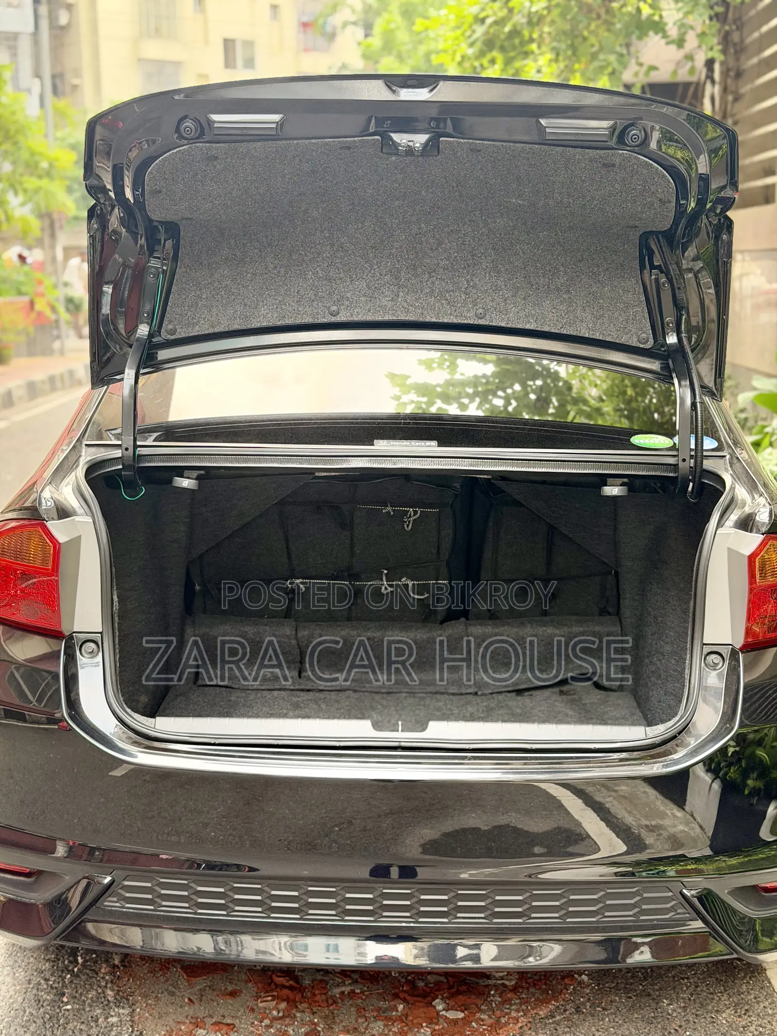 Honda Grace 1.5 Petrol All-Wheel Drive 2018 Black