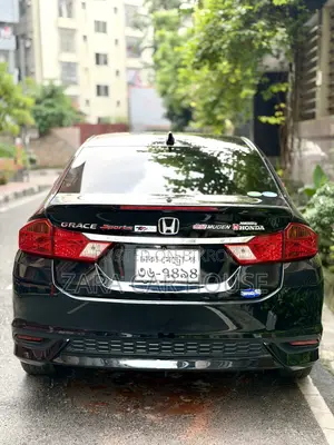 Honda Grace 1.5 Petrol All-Wheel Drive 2018 Black