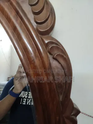 মেহগনি কাঠের ড্রেসিং টেবিল