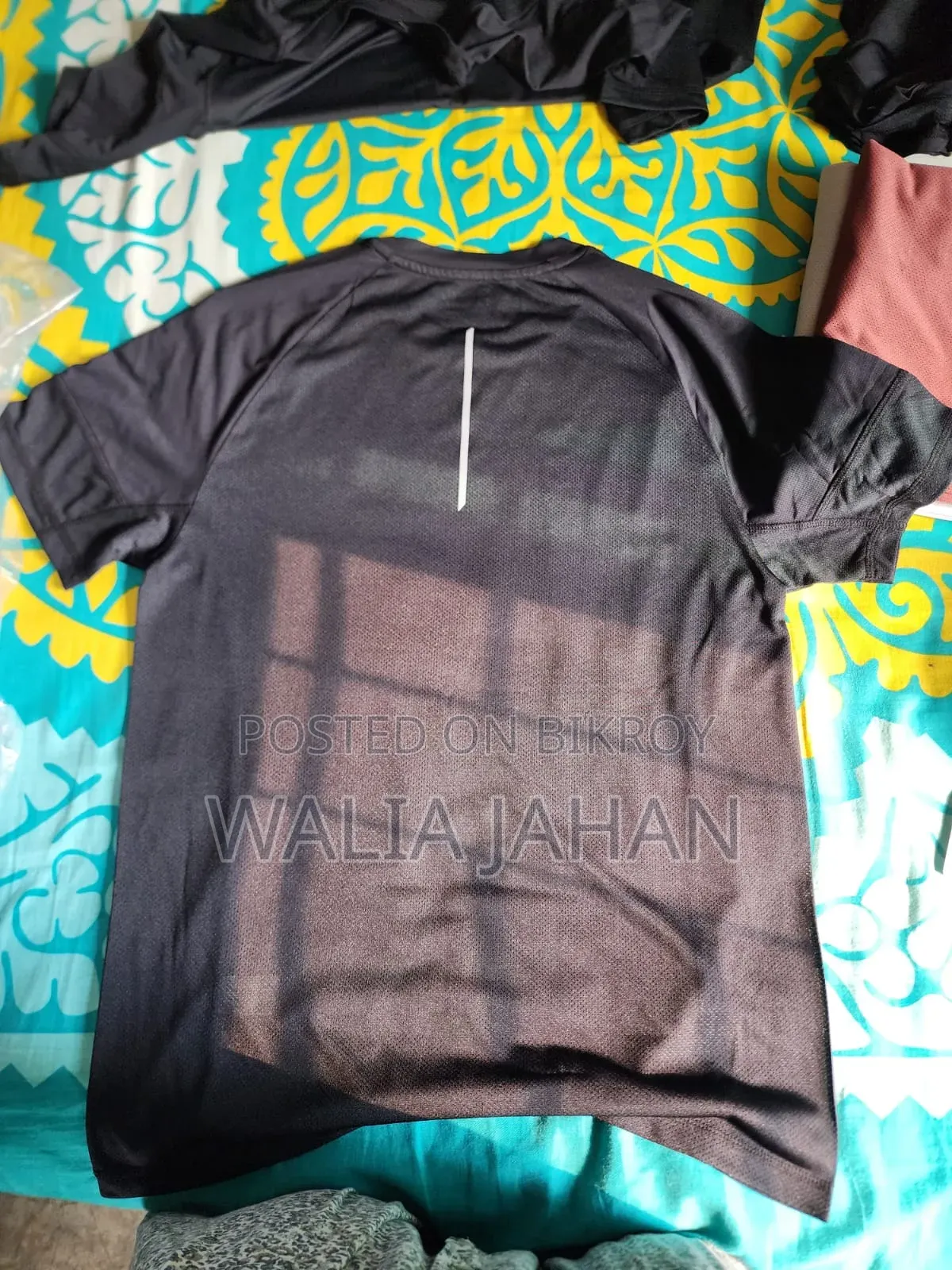 অব্যবহৃত কোয়ালিটিফুল টি-শার্ট
