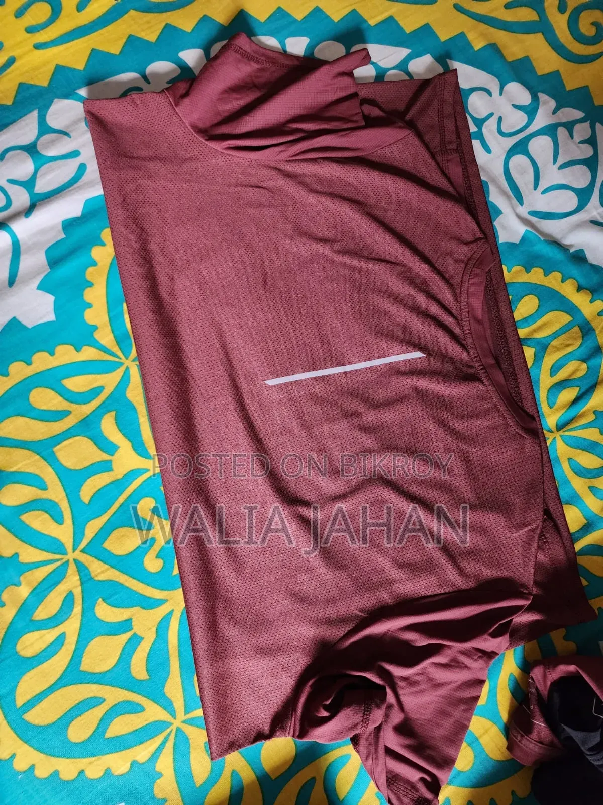 অব্যবহৃত কোয়ালিটিফুল টি-শার্ট