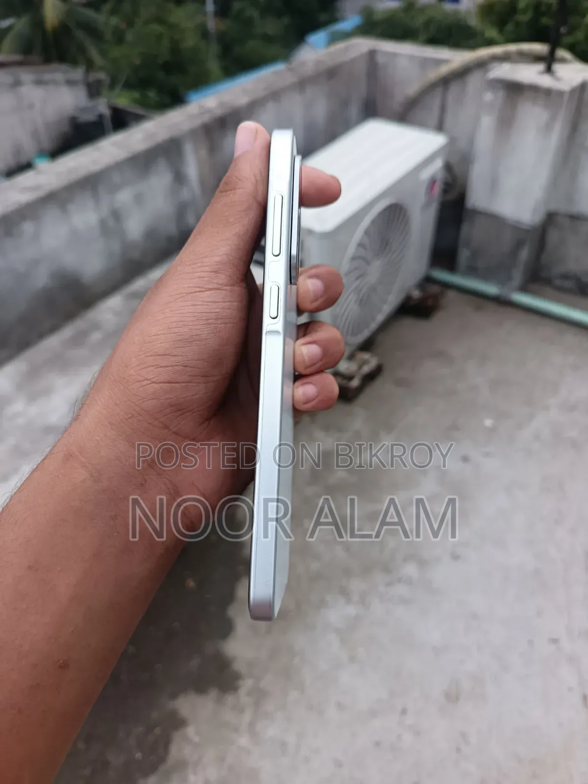 স্যামসাং গ্যালাক্সি এ৩৬ ১২৮ জিবি হোয়াইট