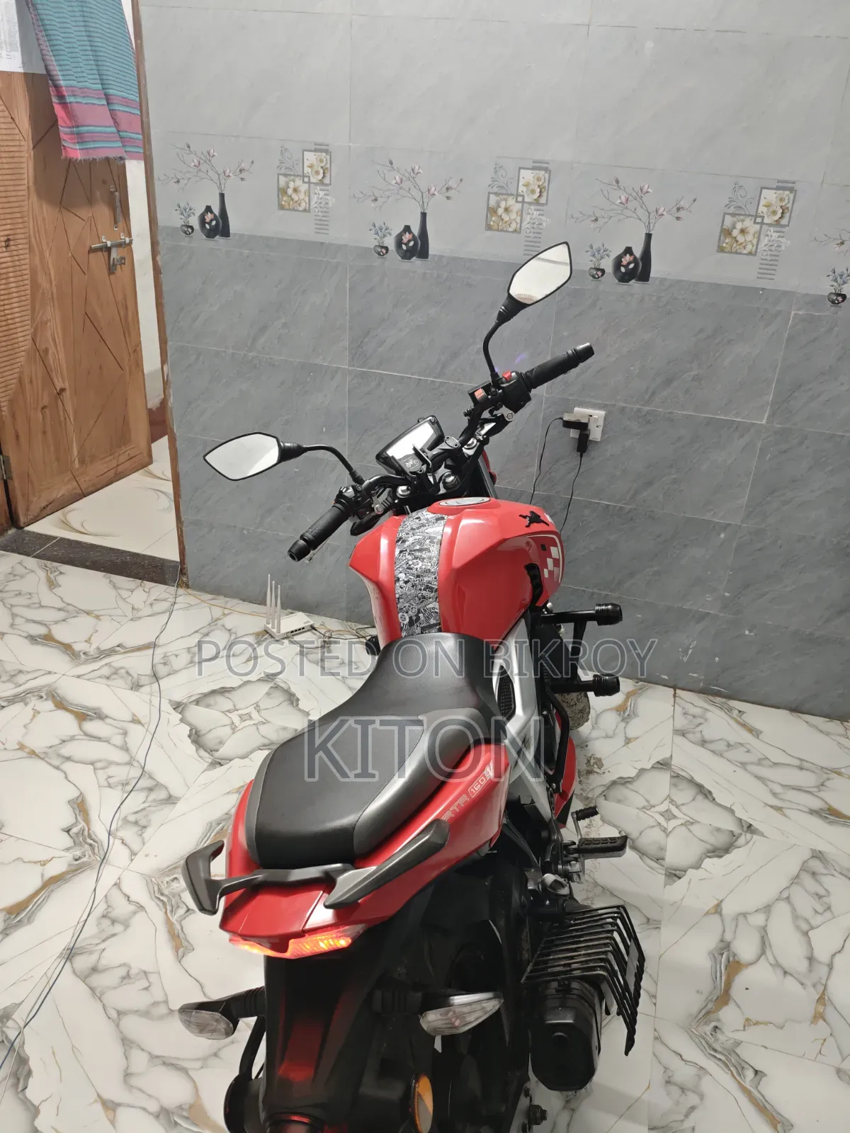 TVS Apache 160 4V 2022 Red