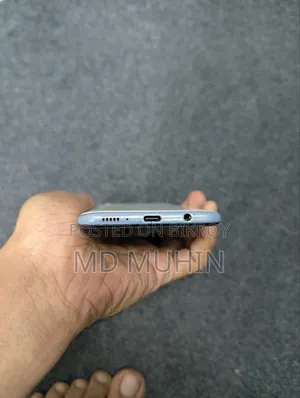 Samsung Galaxy A50 64 GB White