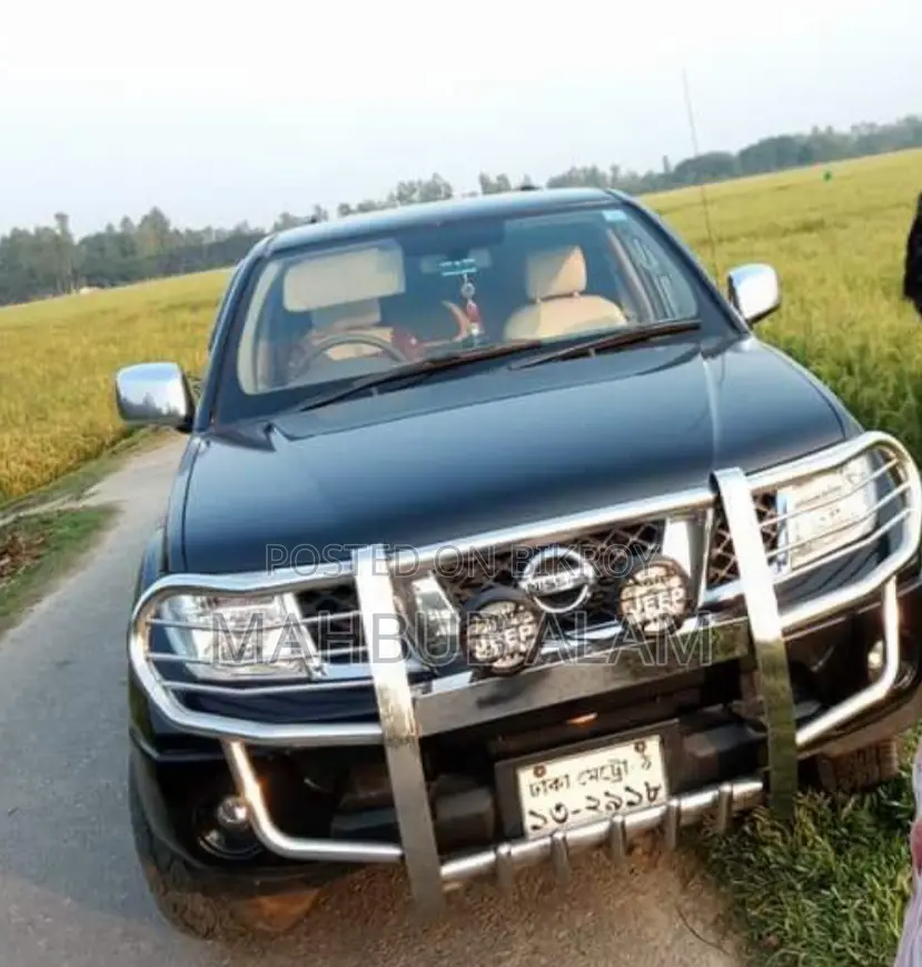 Nissan Navara 2014 Black