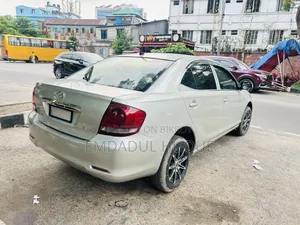 টয়োটা অ্যালিয়ন ২০০৪ সিলভার