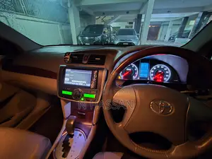 টয়োটা অ্যালিয়ন ২০১১ পার্ল