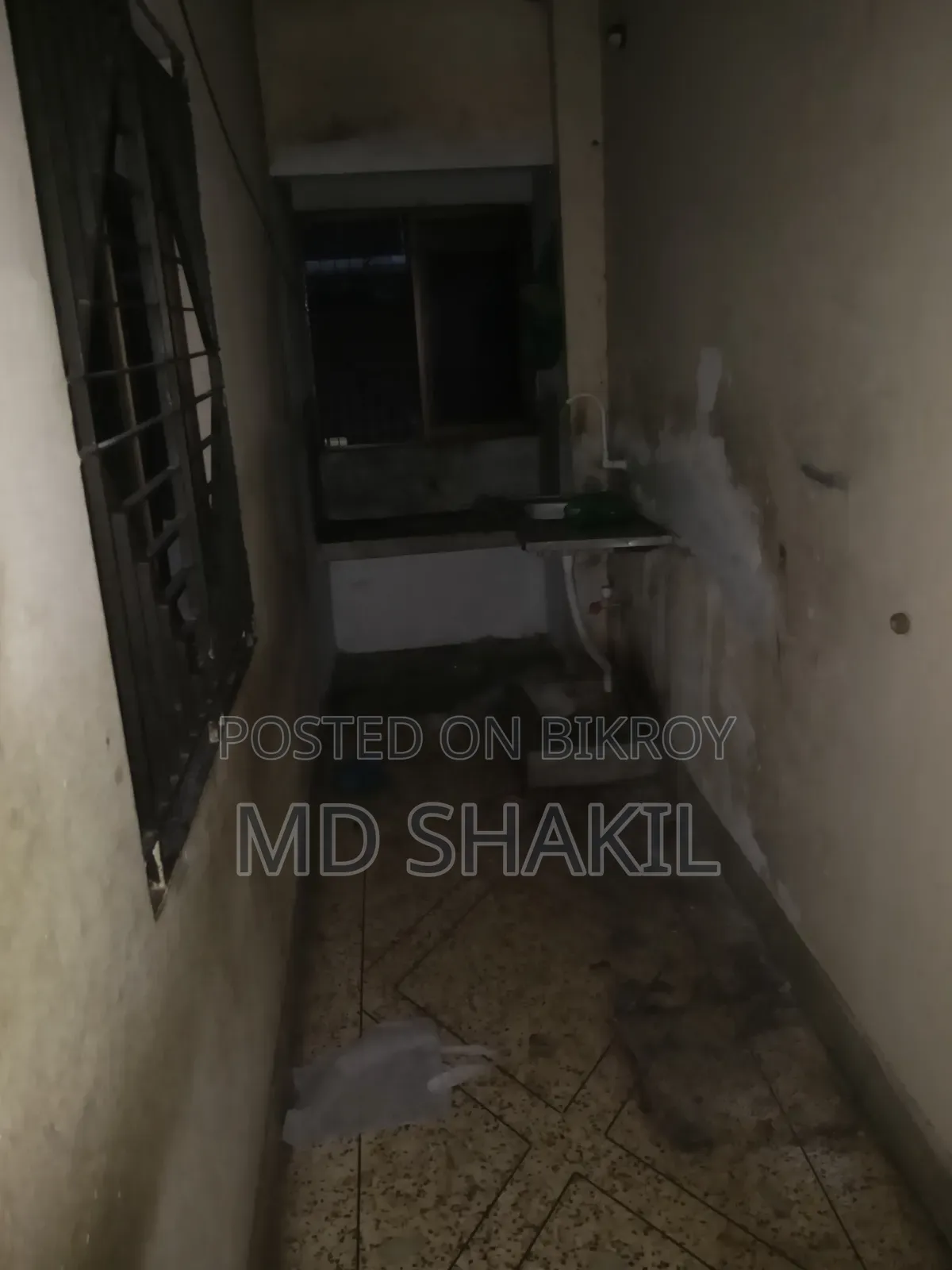 Furnished 1-bedroom Block of Flats in Shakil Khokon, Bangshal for Rent