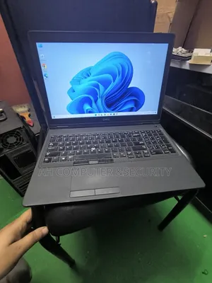 Laptop Dell Latitude 5590 8GB Intel Core I5 SSD 256GB