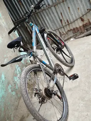 সাইকেল সাইজ ২৬, টায়ার ২টা নতুন লাগানো হয়েছে, লোকেশন চট্টগ্রাম বন্দর