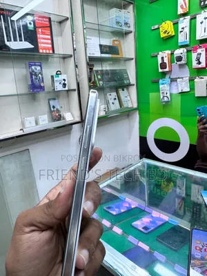 iQOO 256 GB White
