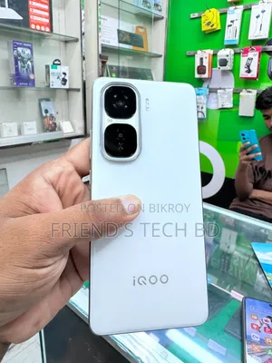 iQOO 256 GB White