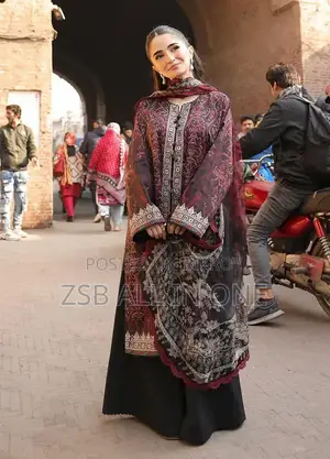 ডিজিটাল প্রিন্ট থ্রি পিস
ফেব্রিক : কটন সিল্ক