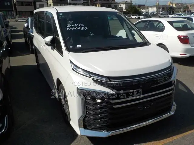 Toyota Voxy 2023 Pearl