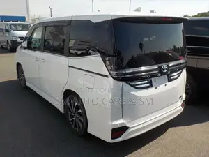 Toyota Voxy 2023 Pearl