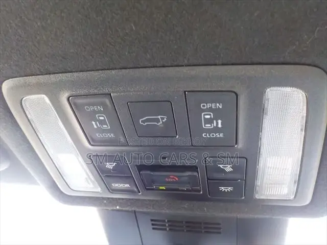 Toyota Voxy 2023 Pearl