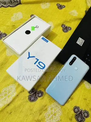 Vivo Y19 128 GB Blue