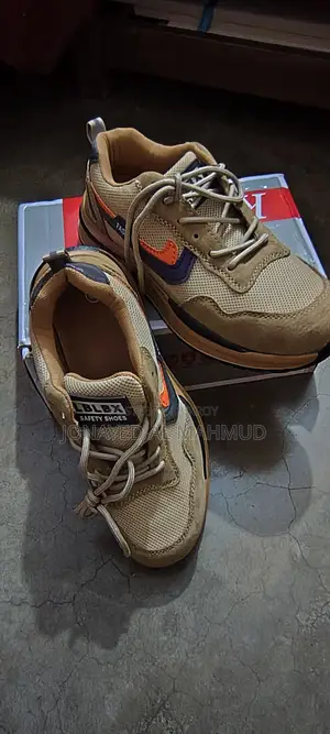 Kang Xuanan Safety Shoe Size 43
