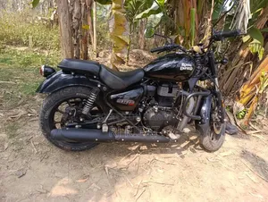 Royal Enfield Meteor 350 2025 Black