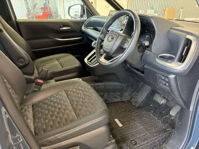 Toyota Voxy 2022 Gray