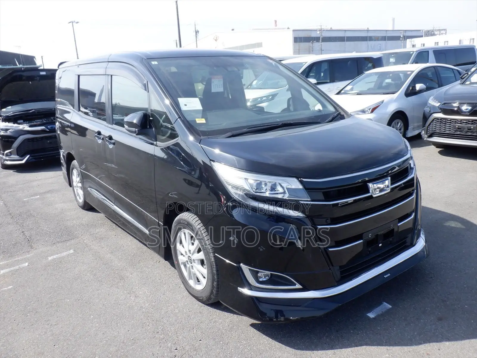 Toyota Noah 1.8 Front-Wheel Drive Hybrid (7 Seater) 2021 Black