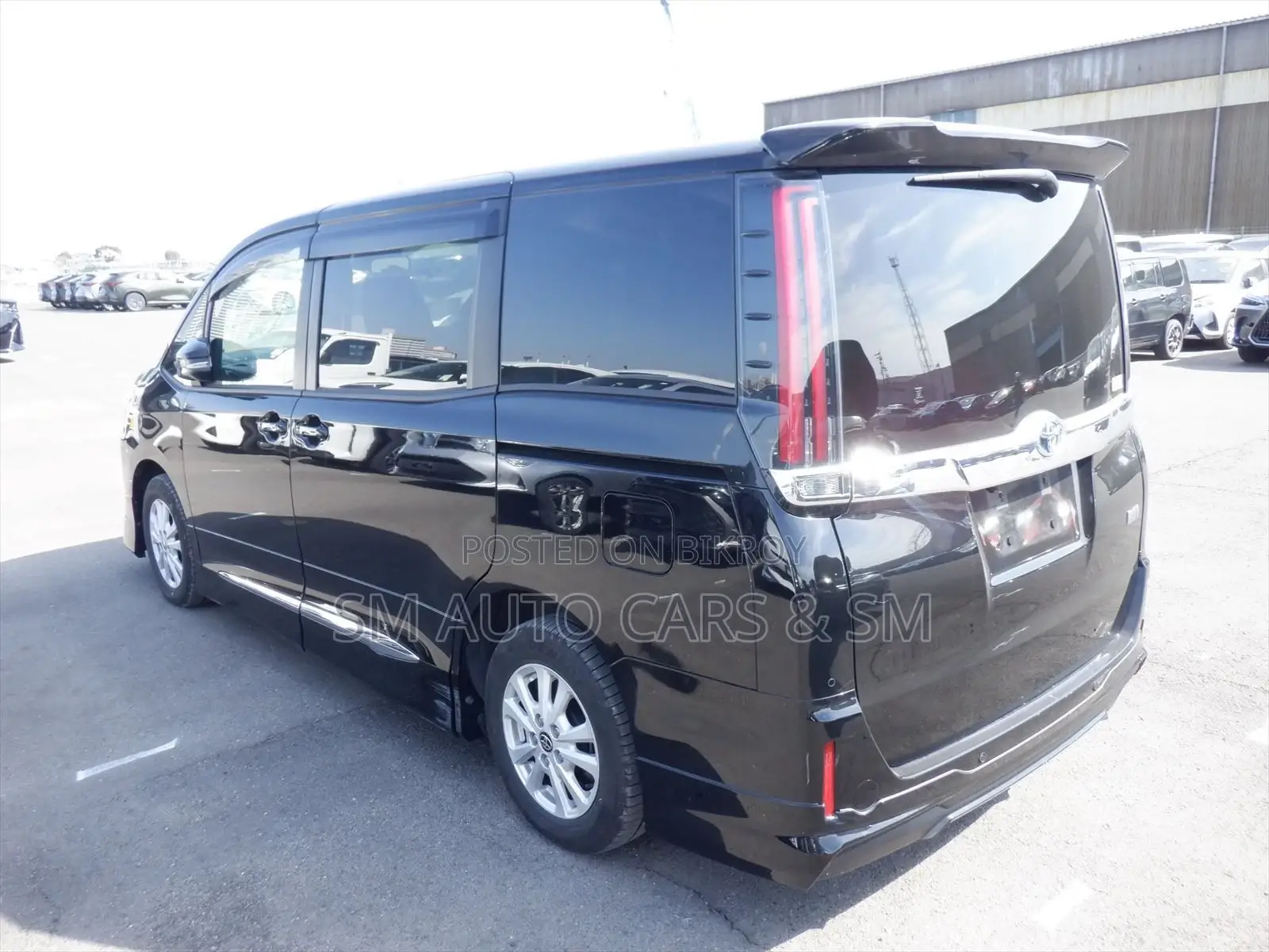 Toyota Noah 1.8 FWD Hybrid (7 Seater) 2021 Black