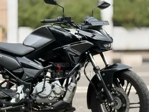 হিরো এক্সট্রিম ১২৫আর ২০২৫ ব্ল্যাক