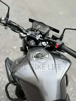 হিরো এক্সট্রিম ১২৫আর ২০২৫ ব্ল্যাক