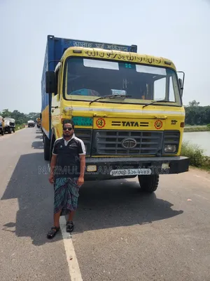 Covered Van Tata 16/15 Ex2 23 Feet Body Model 2013