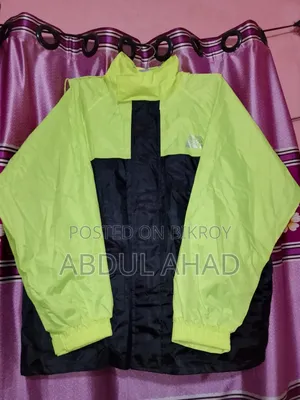 ব্রেনডের পেনসহ রেইনকোট
