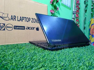 Laptop Toshiba 4GB AMD SSD 72GB