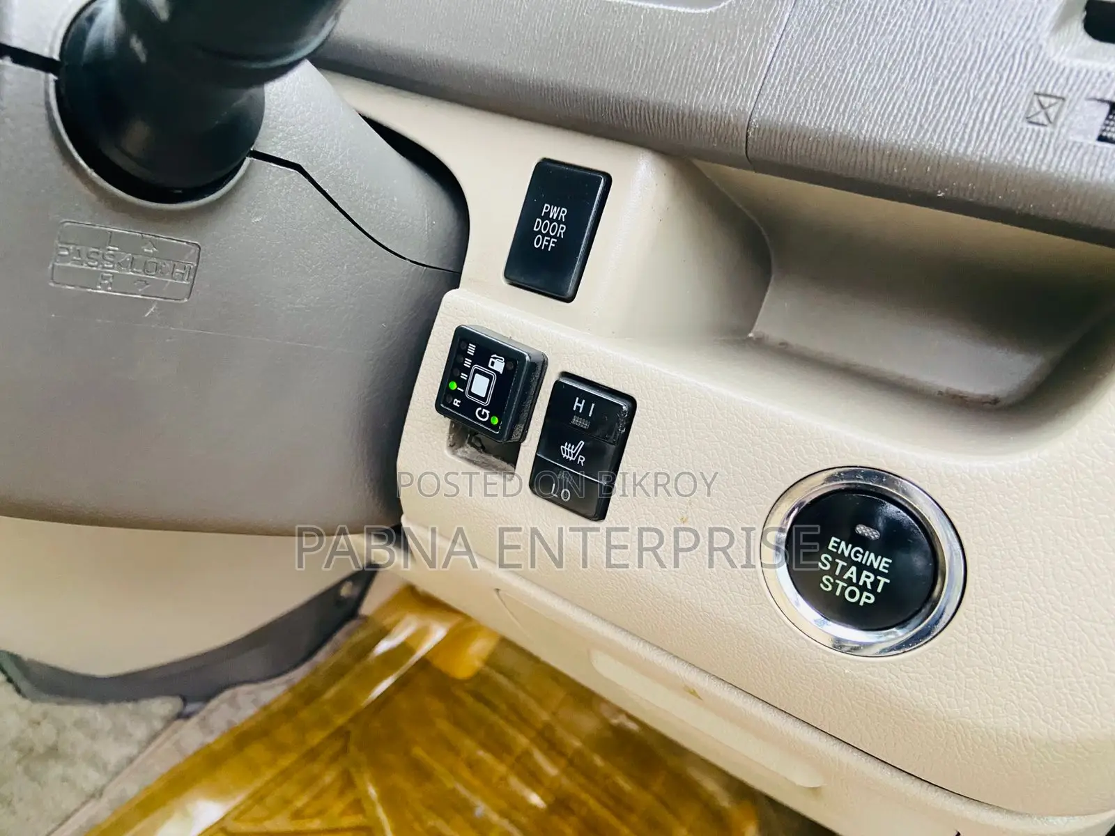 Toyota Noah 2012 Purple