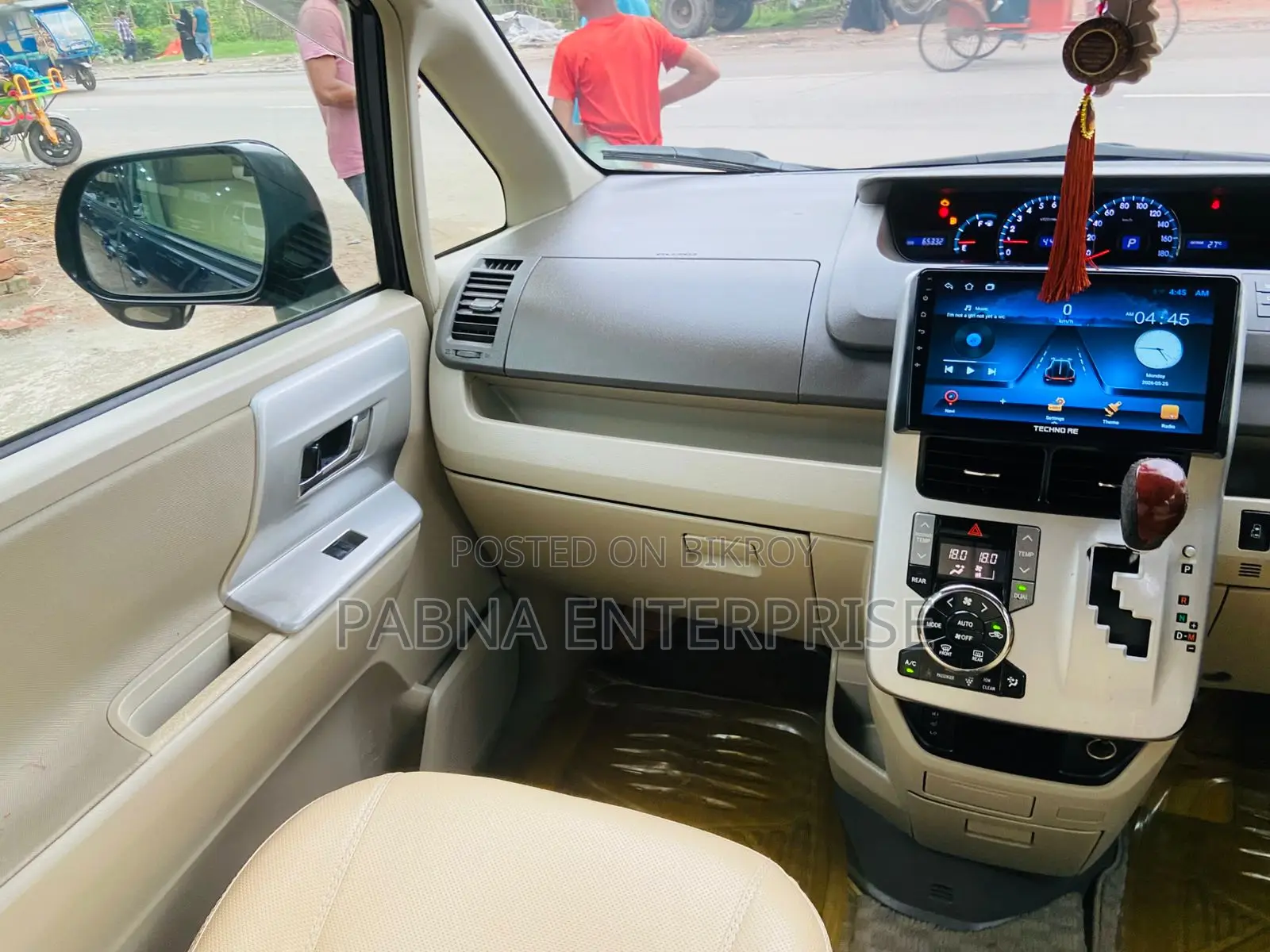 Toyota Noah 2012 Purple