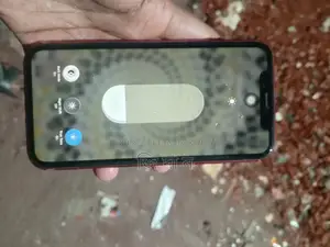 Apple iPhone 11 64 GB Red