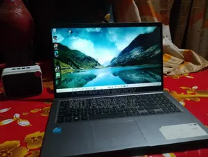 Laptop Asus 8GB Intel Celeron HDD+SSD 1TB