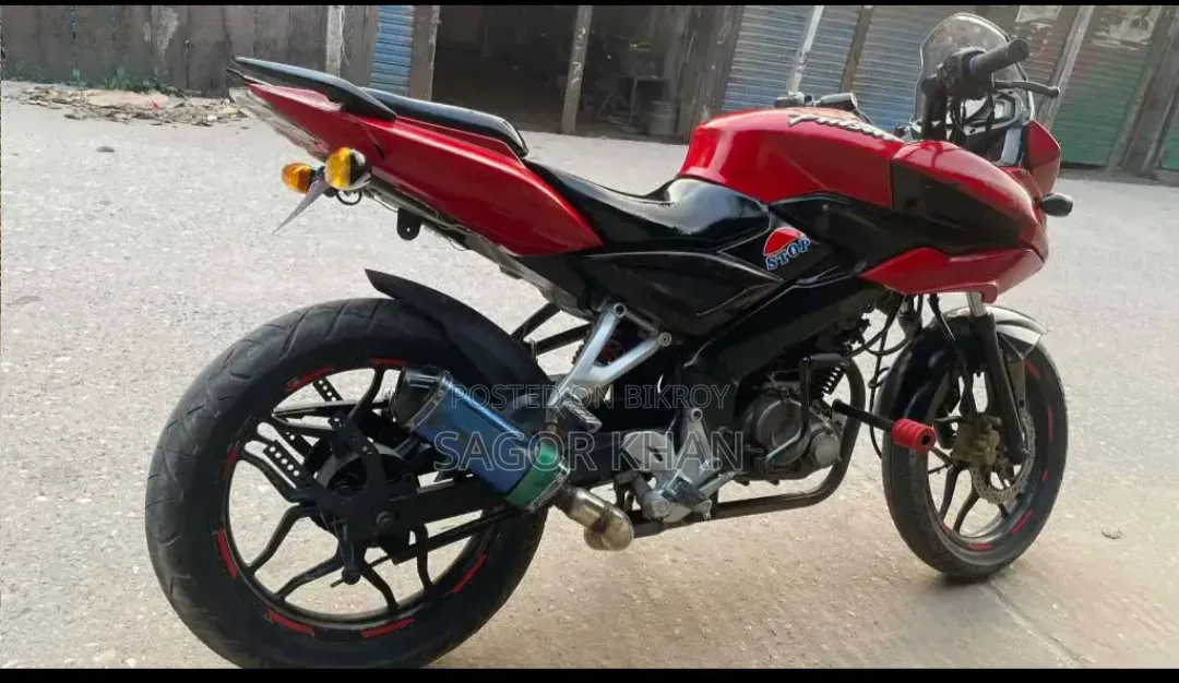 Bajaj Pulsar 150 2015 Red