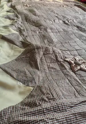 টেবিল কভার