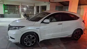 Honda Vezel 1.5 Hybrid 4WD 2016 Pearl