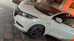Honda Vezel 1.5 Hybrid 4WD 2016 Pearl