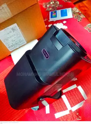 ফুল Hd 4k প্রজেক্টর বিক্রি হবে।