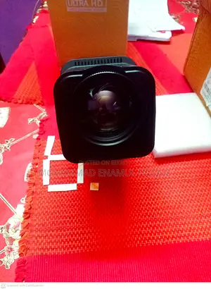 ফুল Hd 4k প্রজেক্টর বিক্রি হবে।