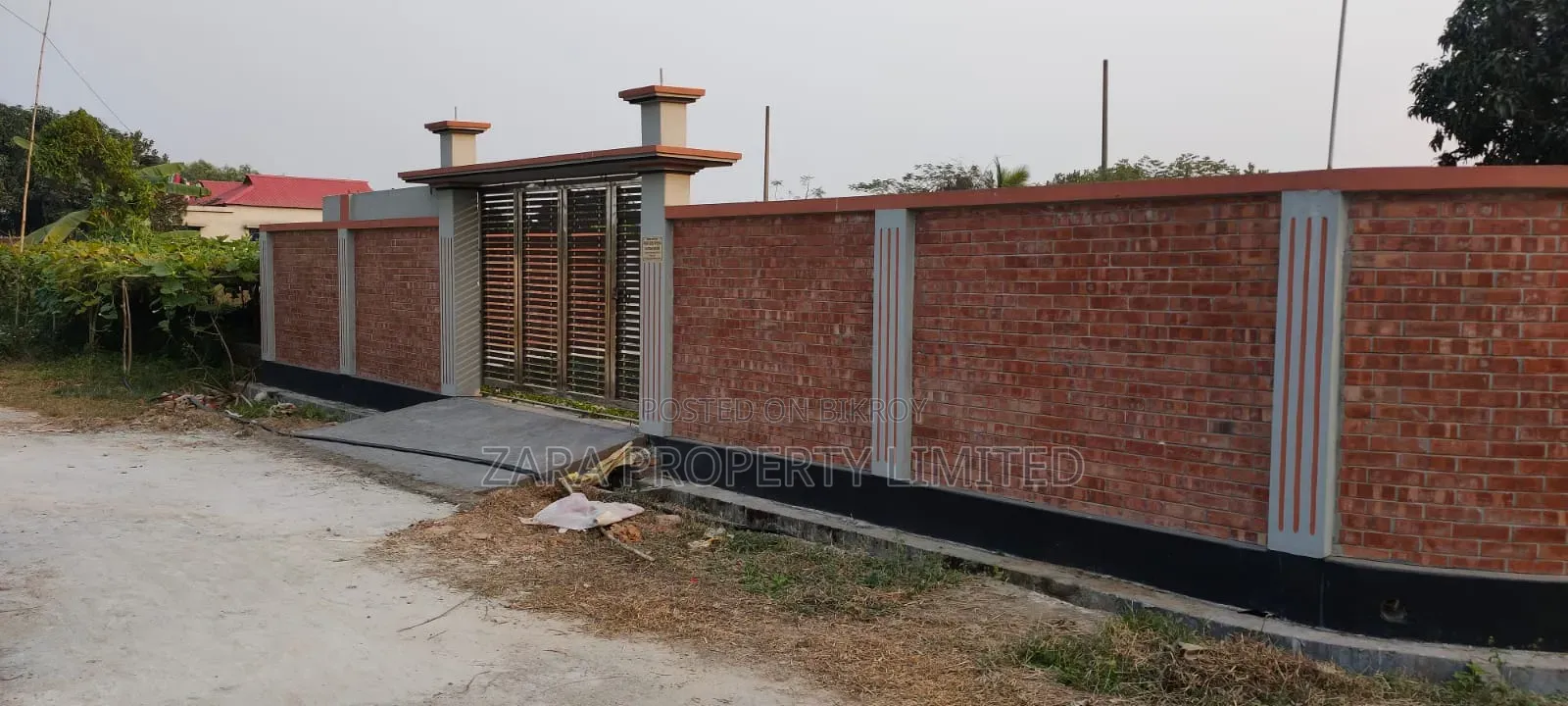 East-North corner 3 katha plot for sale in Sector 9.