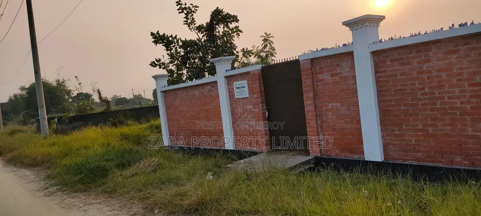 East-North corner 3 katha plot for sale in Sector 9.
