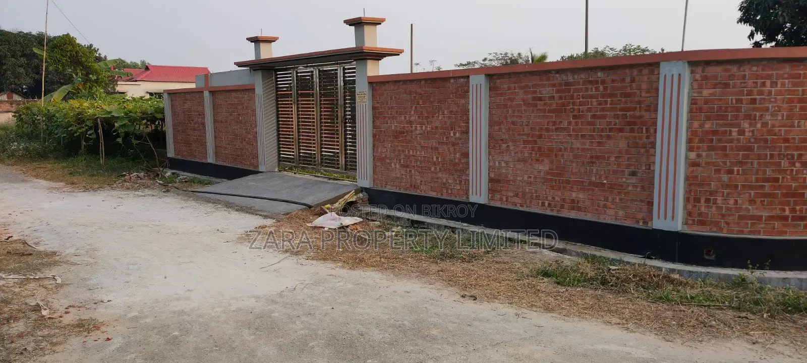 East-North corner 3 katha plot for sale in Sector 9.