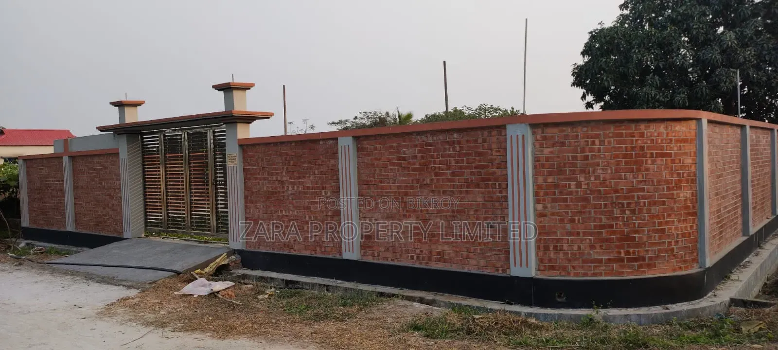 East-North corner 3 katha plot for sale in Sector 9.