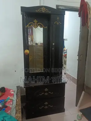 ড্রেসিং টেবিল