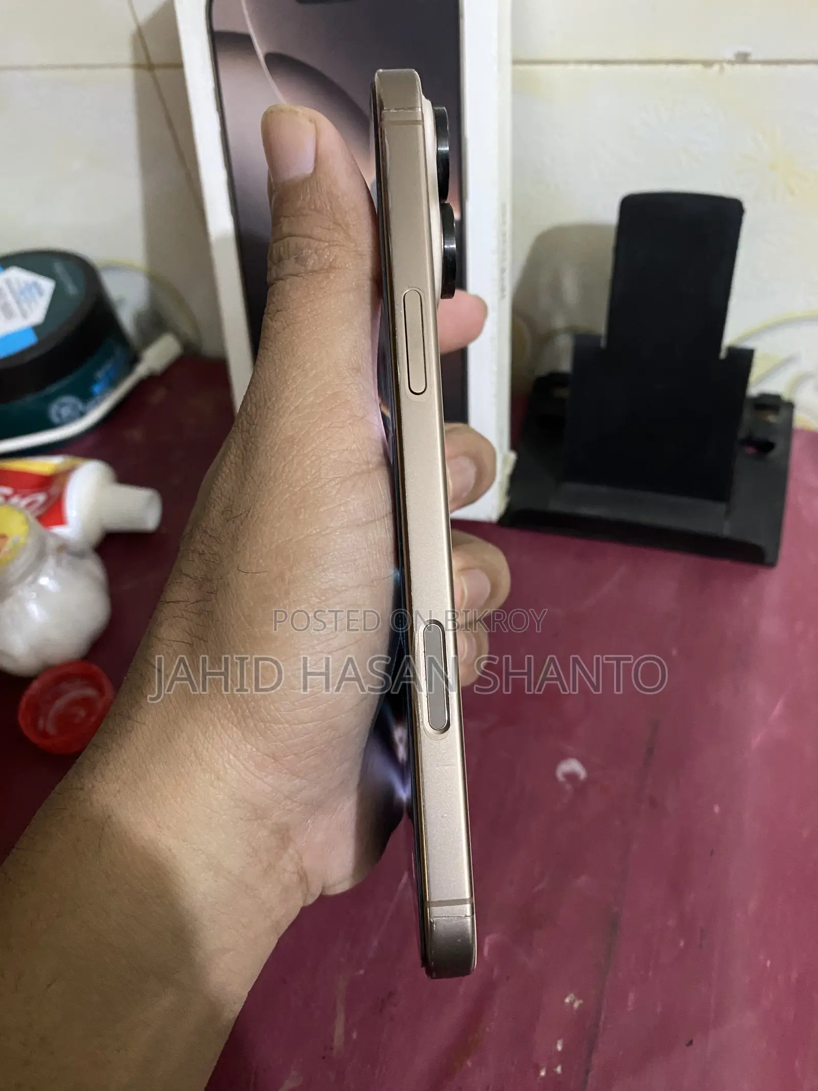 New Apple iPhone 16 Pro Max 256 GB Gold