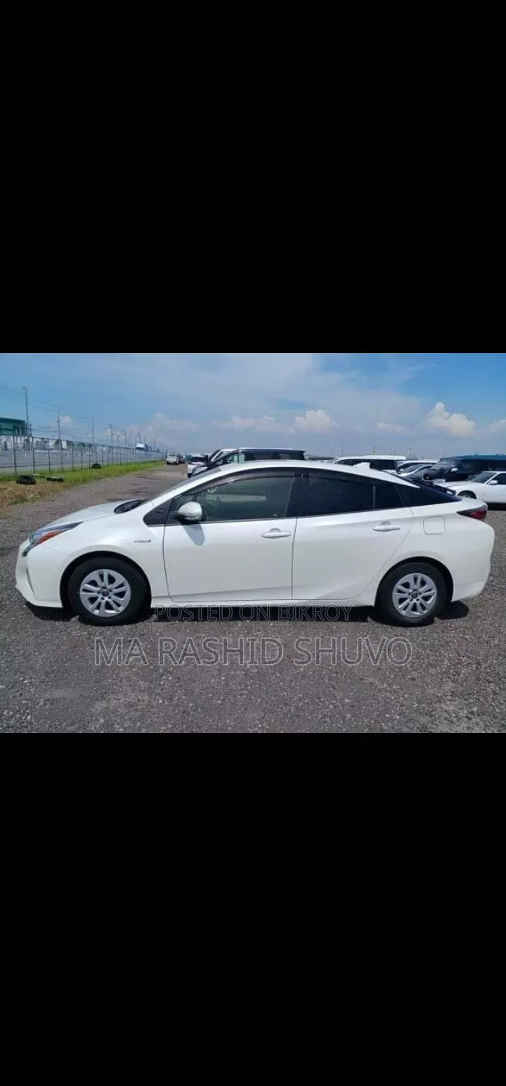 Toyota Prius 2018 Pearl
