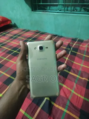 Samsung Galaxy J7 Neo 16 GB Gold