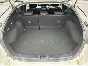 Toyota Prius Limited 2021 Pearl
